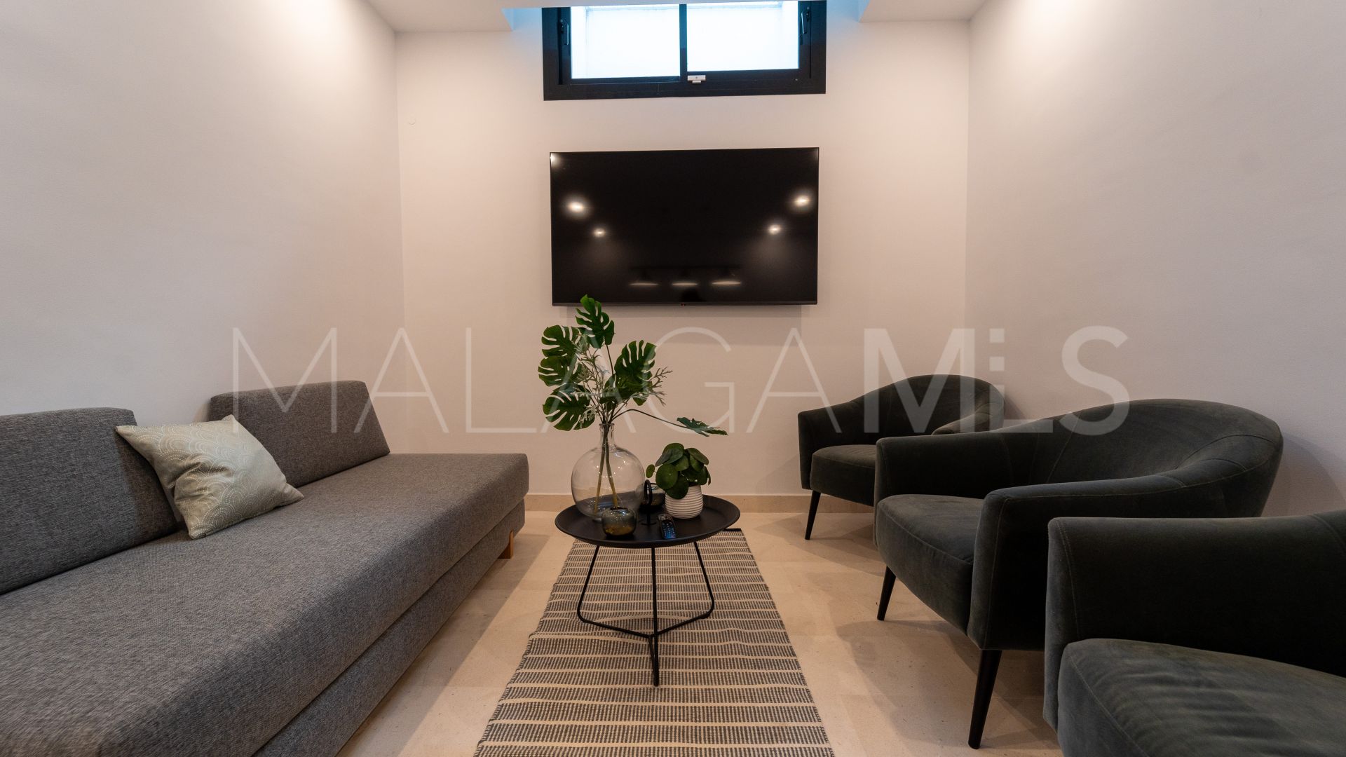 5 bedrooms semi detached villa for sale in Cabopino