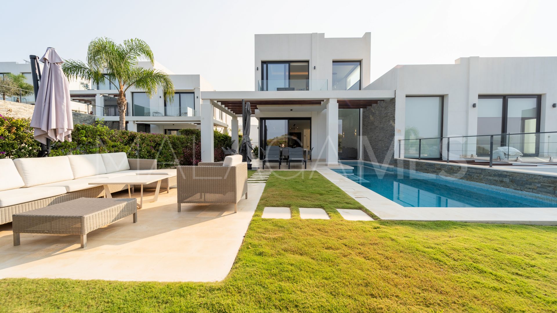 5 bedrooms semi detached villa for sale in Cabopino