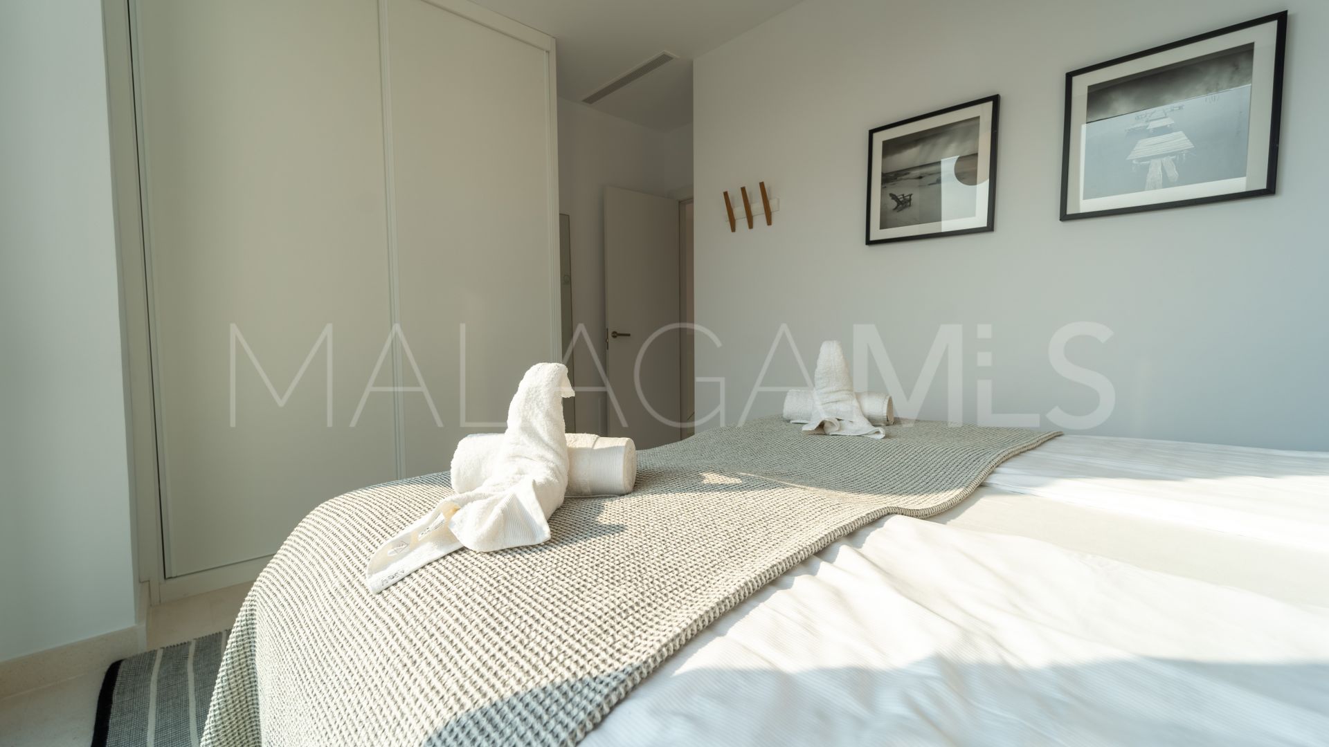 5 bedrooms semi detached villa for sale in Cabopino