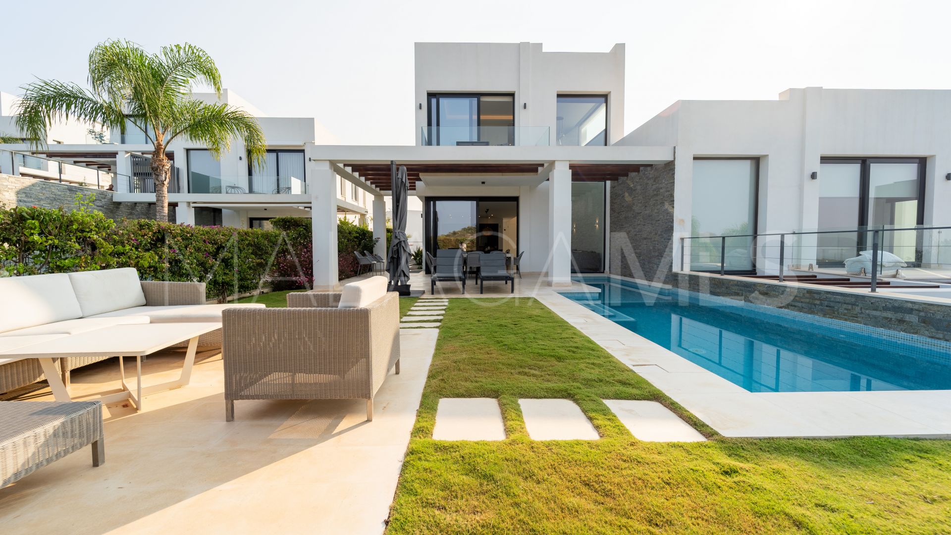 5 bedrooms semi detached villa for sale in Cabopino