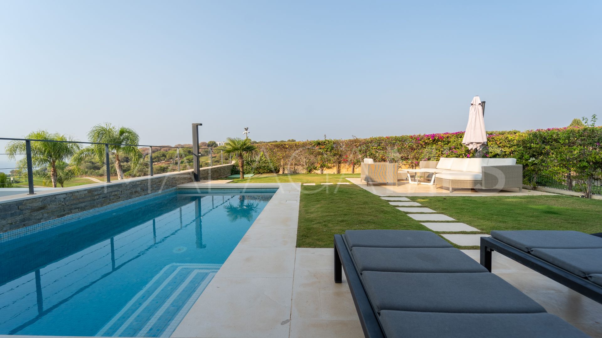 5 bedrooms semi detached villa for sale in Cabopino