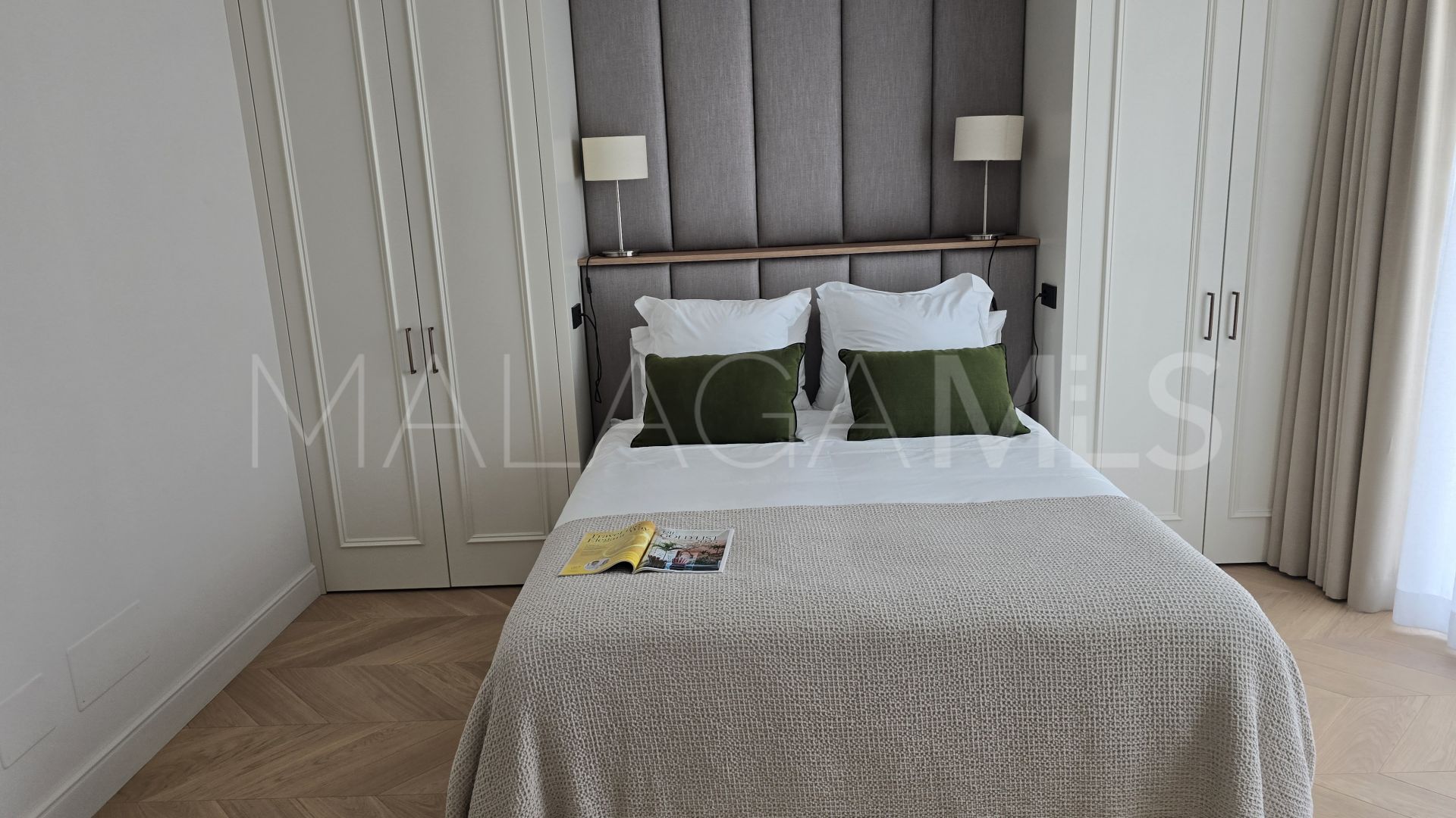 Villa for sale in Elviria