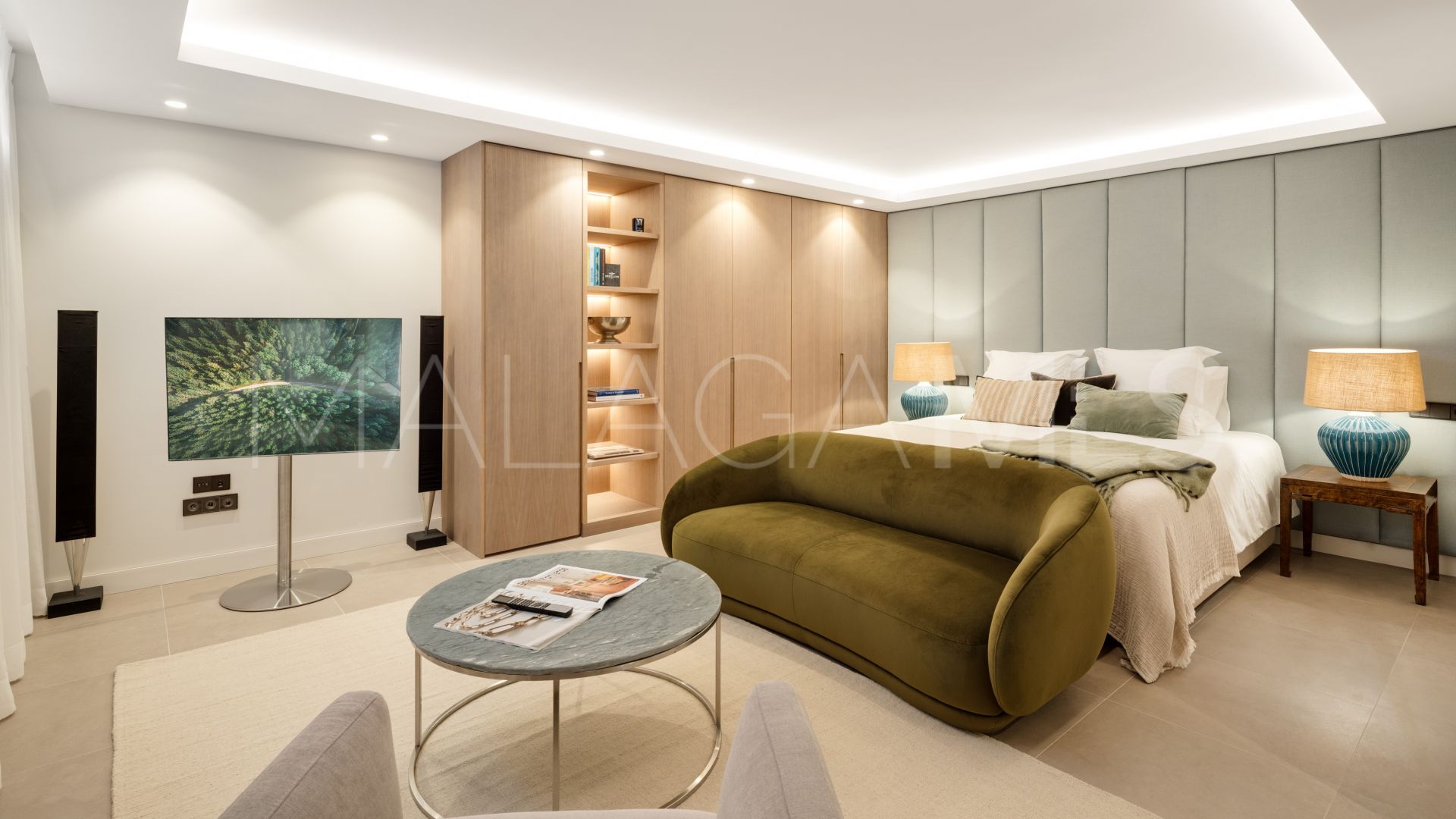 Villa for sale in Elviria