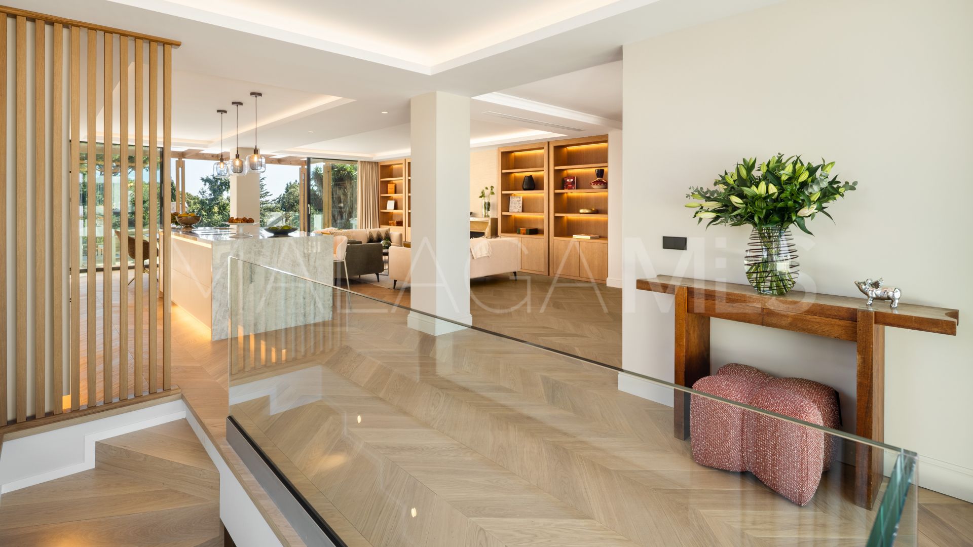 Villa for sale in Elviria