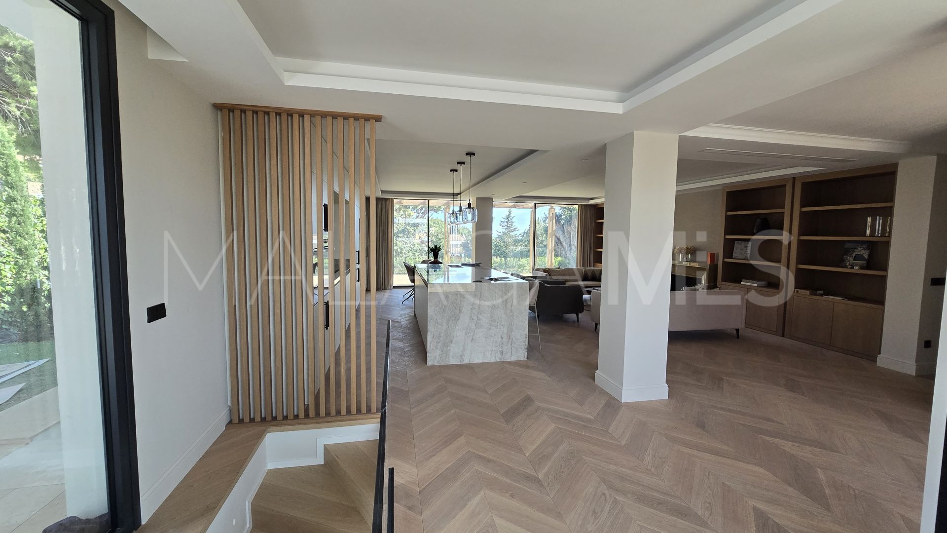 Villa for sale in Elviria