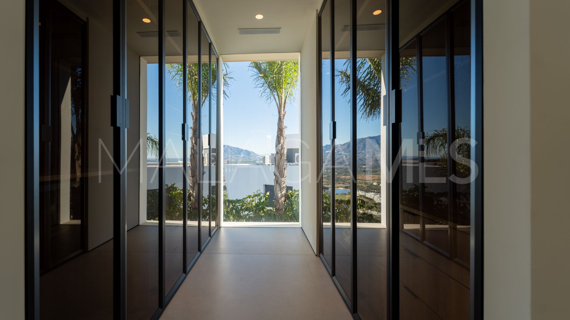 For sale villa with 5 bedrooms in La Cala Golf Resort