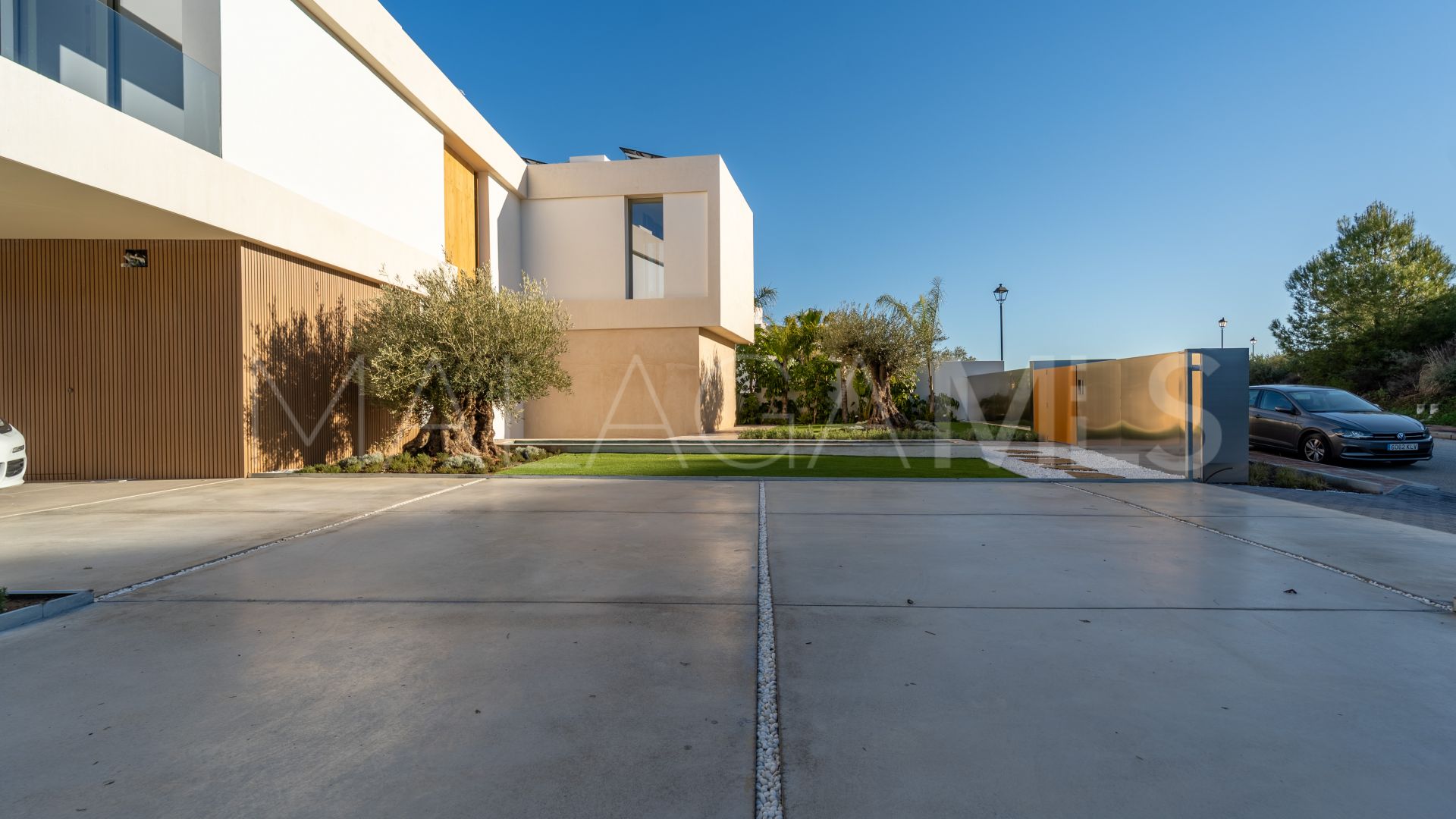 For sale villa with 5 bedrooms in La Cala Golf Resort