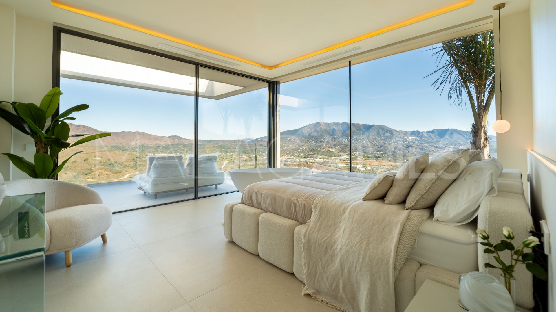 For sale villa with 5 bedrooms in La Cala Golf Resort