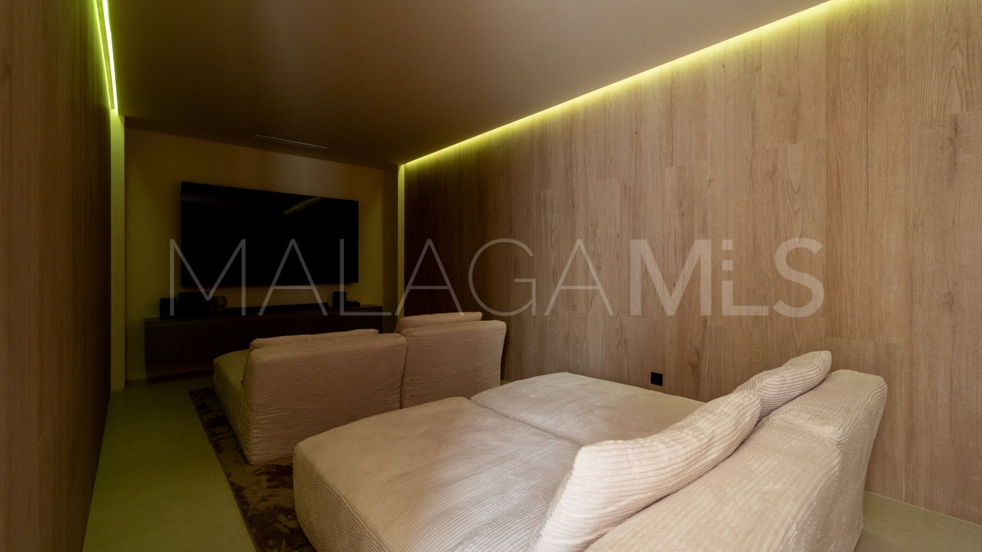 For sale villa with 5 bedrooms in La Cala Golf Resort