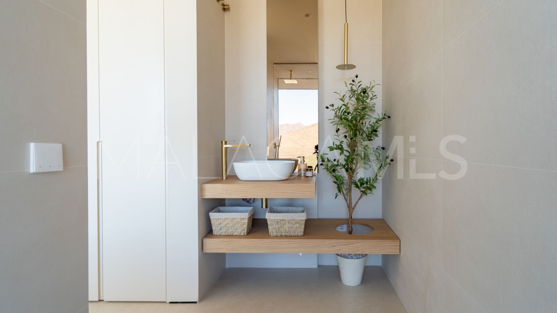 For sale villa with 5 bedrooms in La Cala Golf Resort