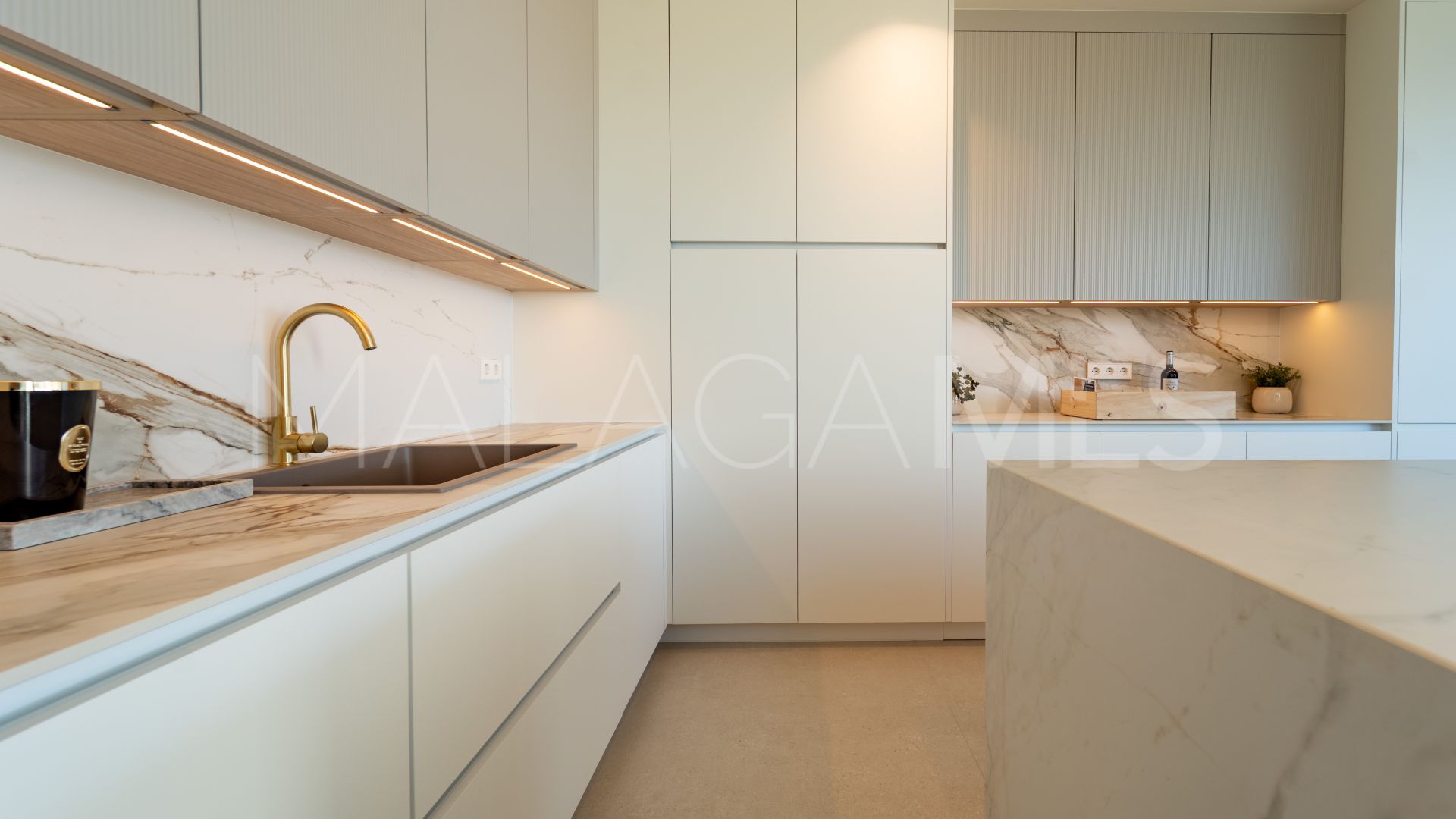 For sale villa with 5 bedrooms in La Cala Golf Resort