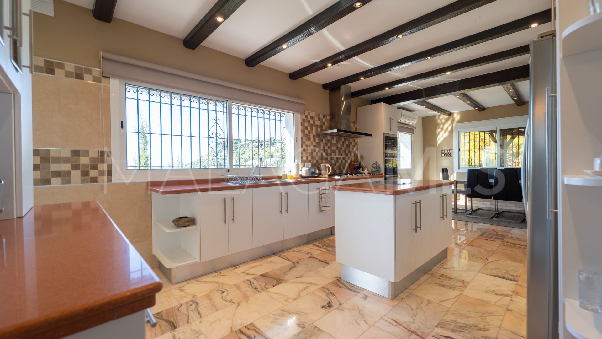 Villa for sale in Mijas