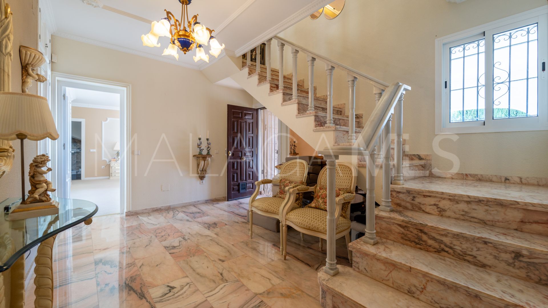 Villa for sale in Mijas