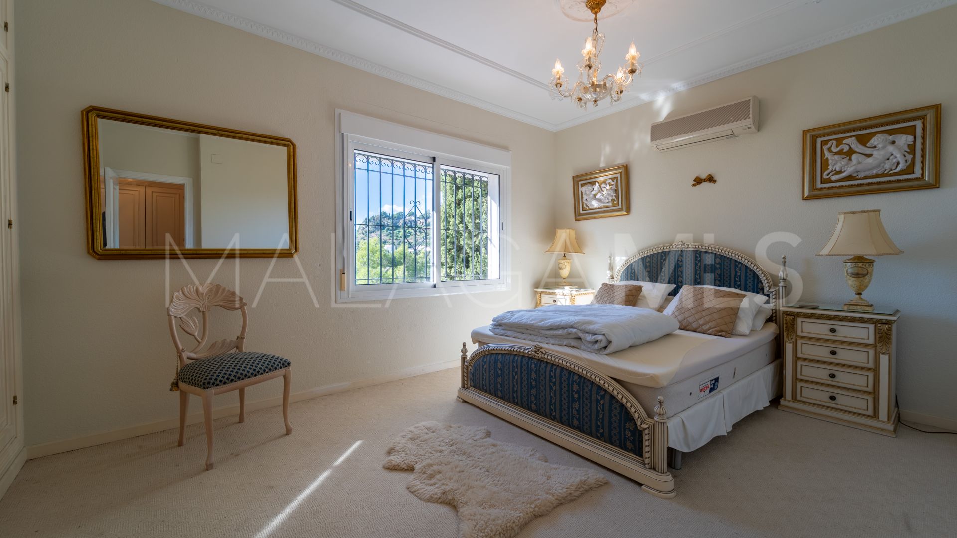 Villa for sale in Mijas