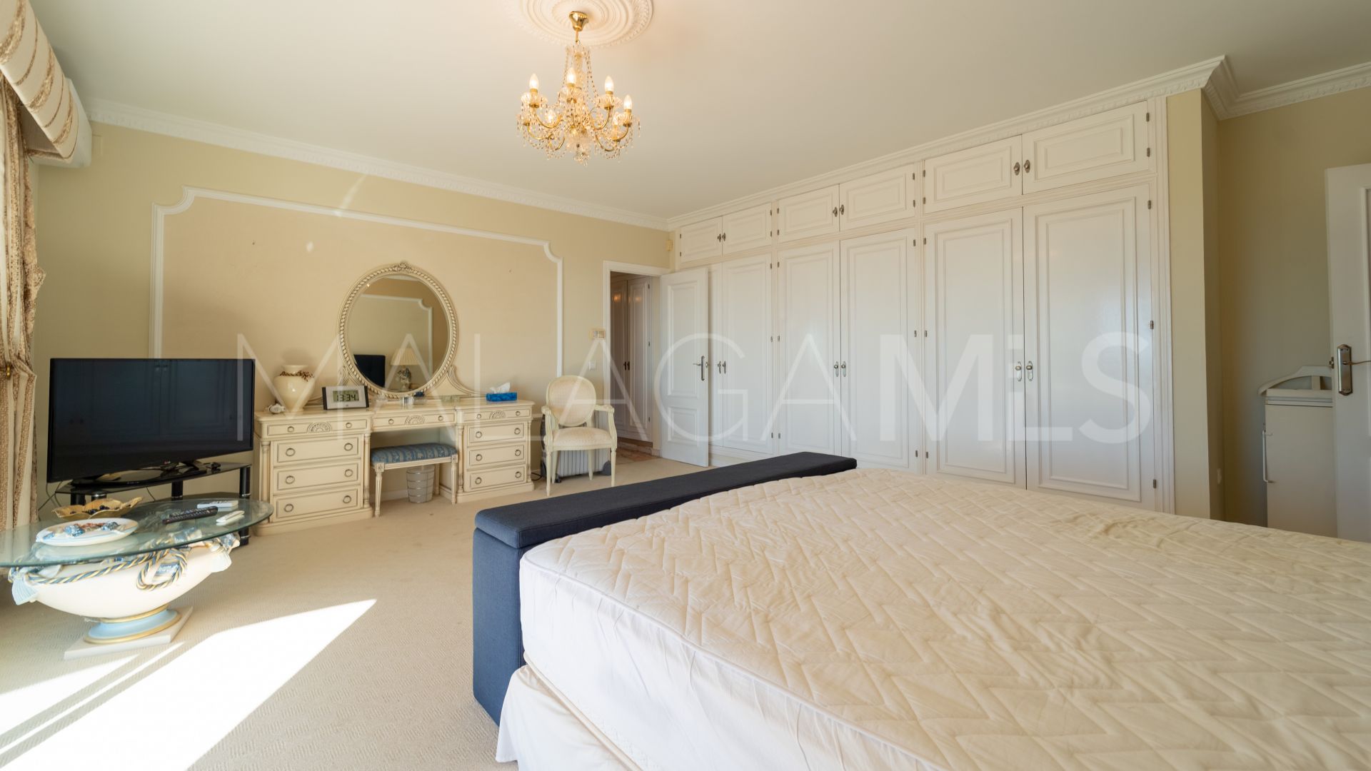 Villa for sale in Mijas