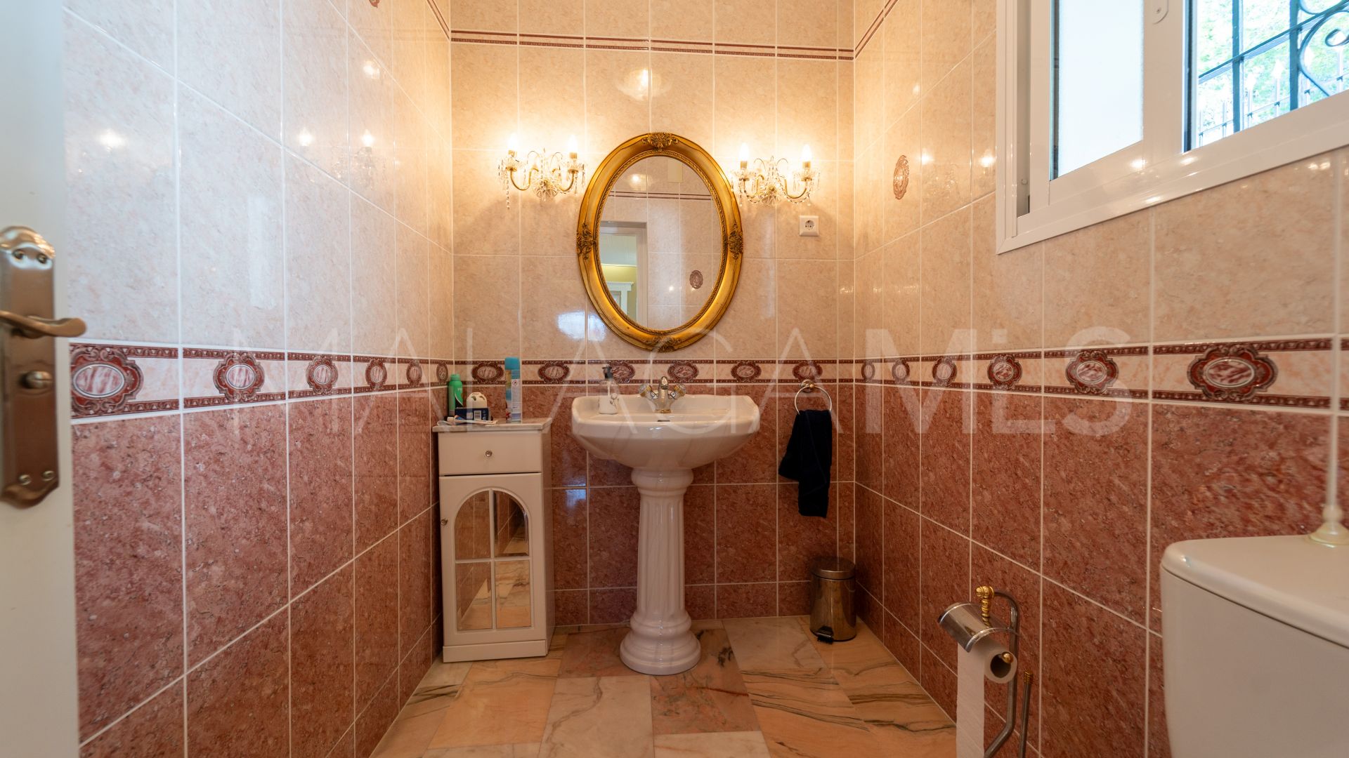 Villa for sale in Mijas