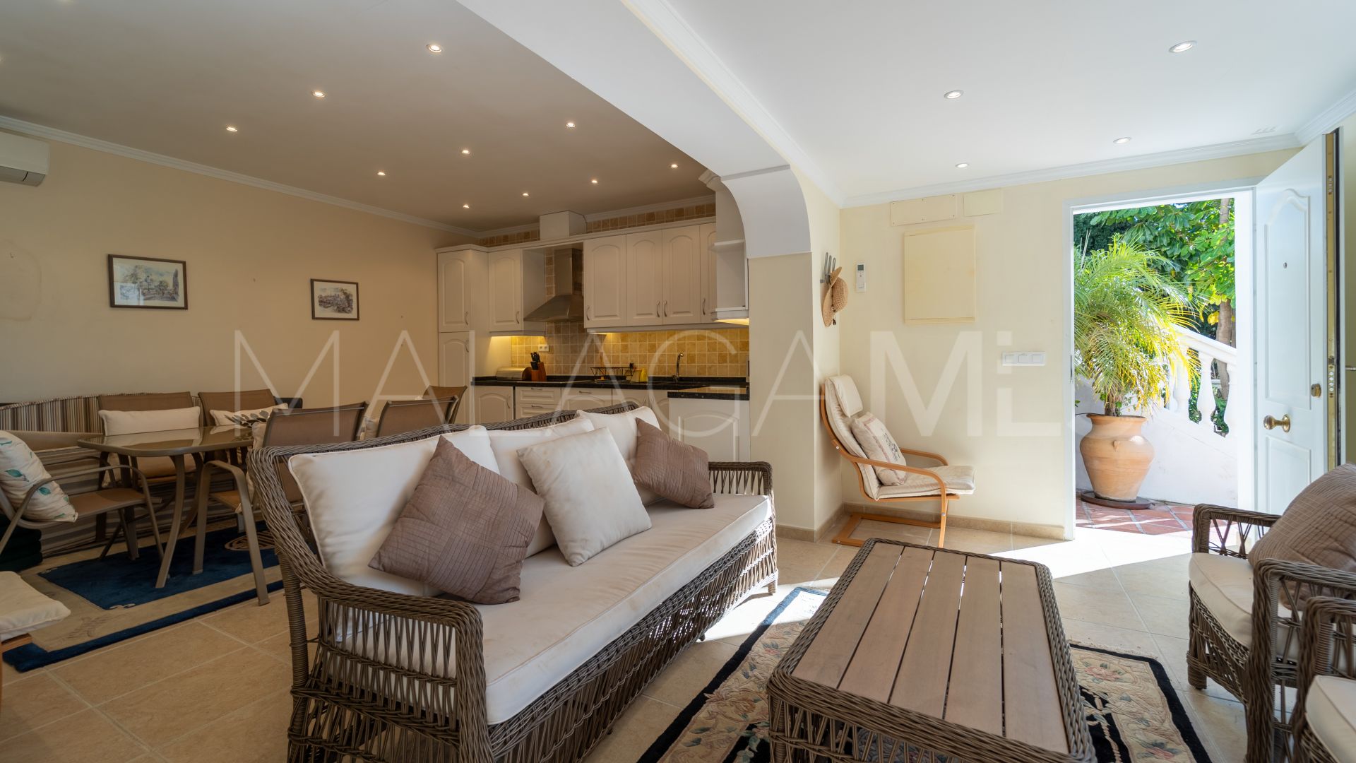 Villa for sale in Mijas