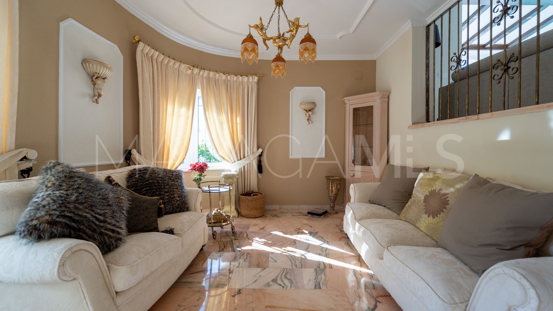 Villa for sale in Mijas