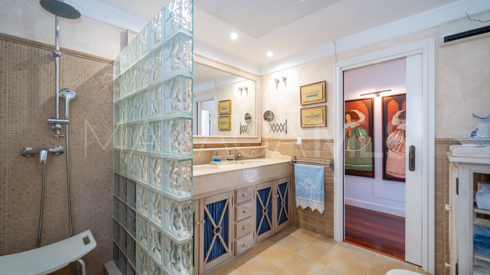 Villa for sale in Sierrezuela