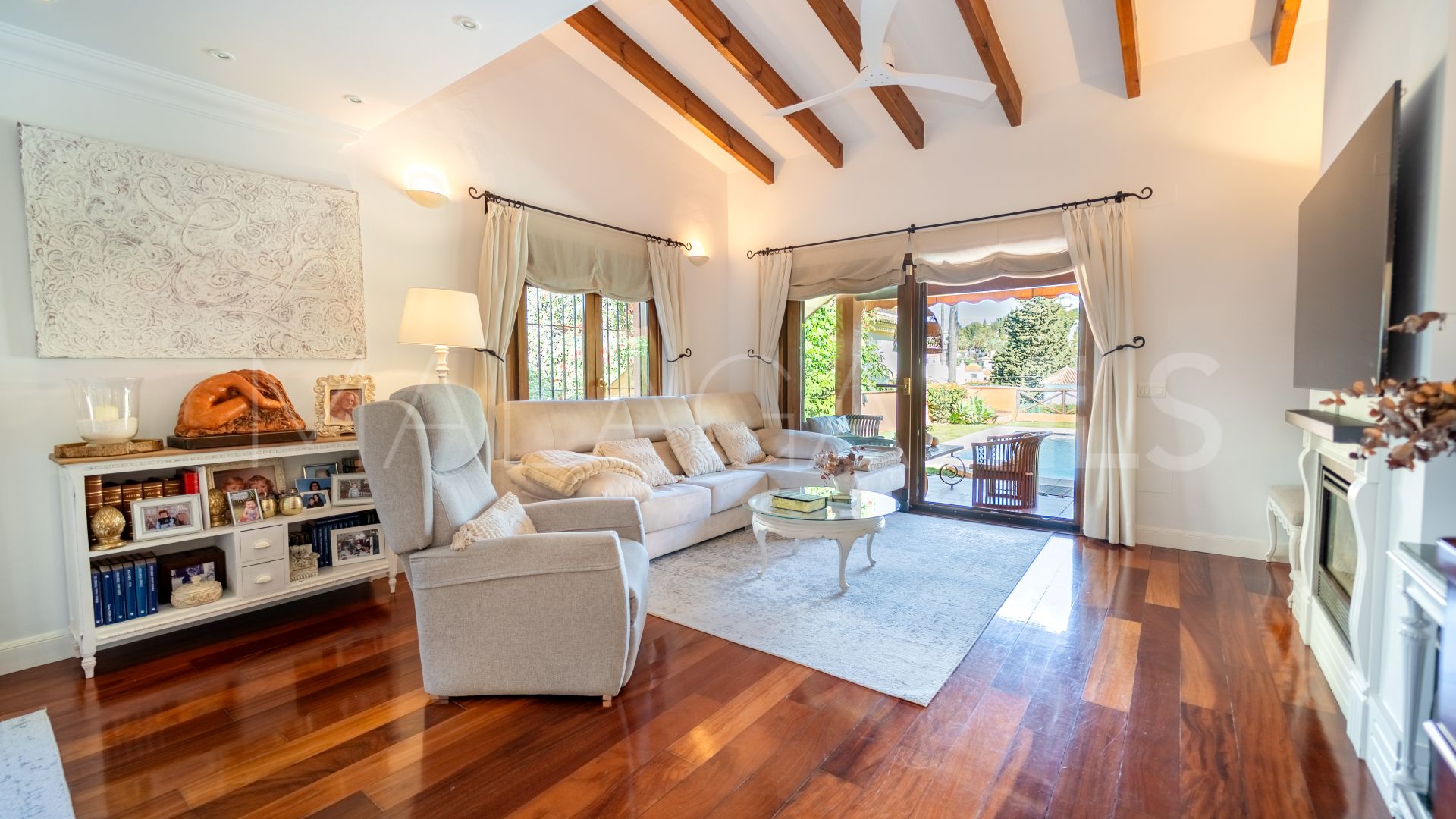 Villa for sale in Sierrezuela