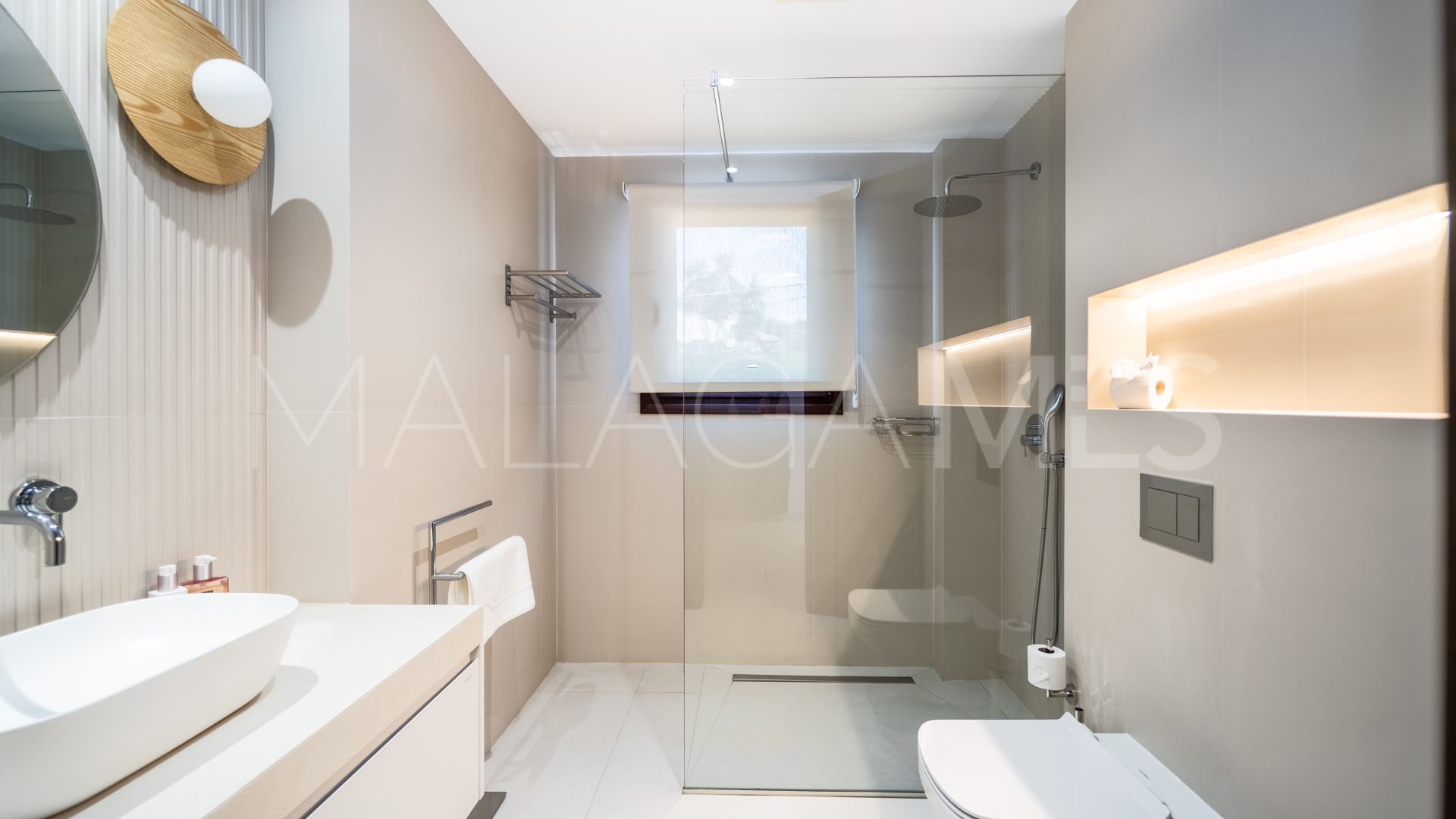 Se vende villa in El Rosario with 6 bedrooms