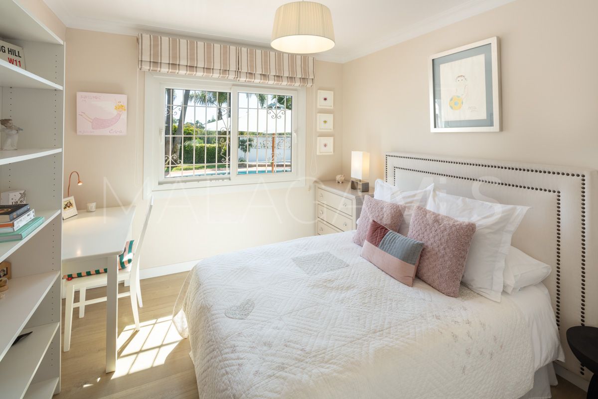 Villa for sale in Marbella East with 5 bedrooms