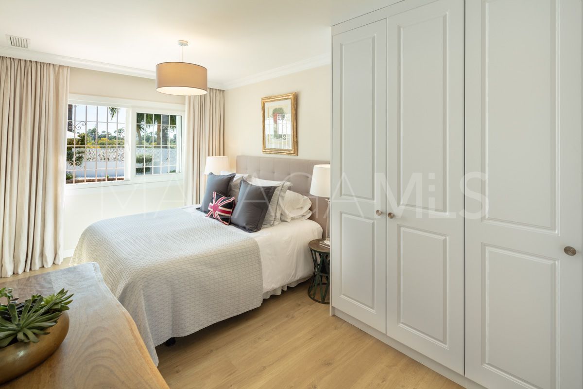 Villa for sale in Marbella East with 5 bedrooms