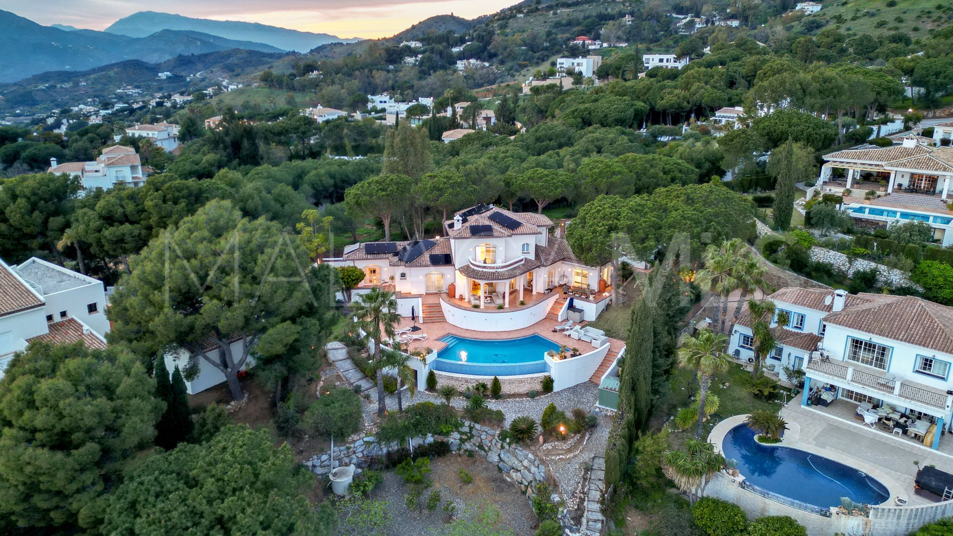 Villa for sale in Mijas