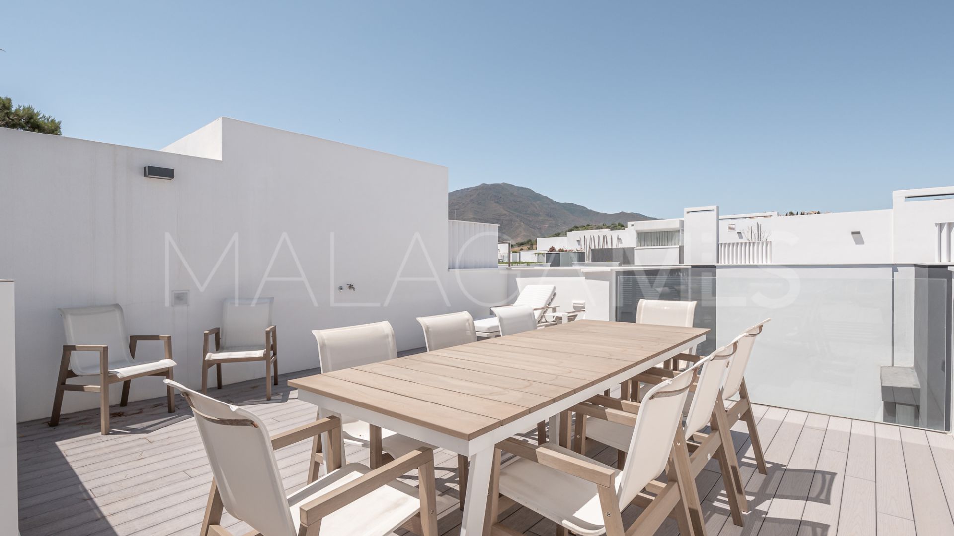 Buy adosado in The Island with 3 bedrooms