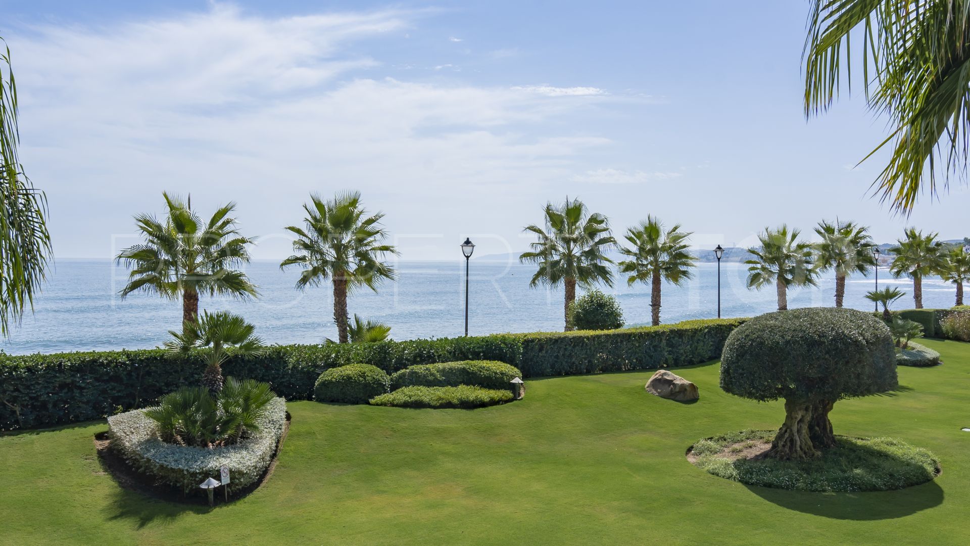 For sale apartment in Estepona Playa