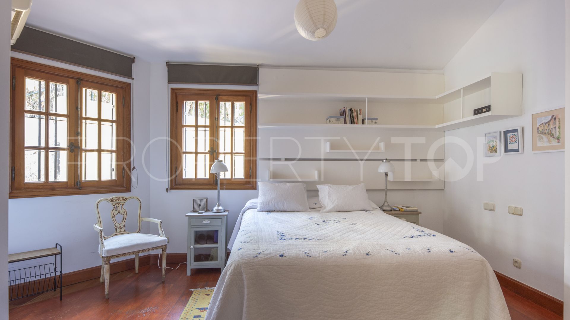 For sale 6 bedrooms villa in Paraiso Medio