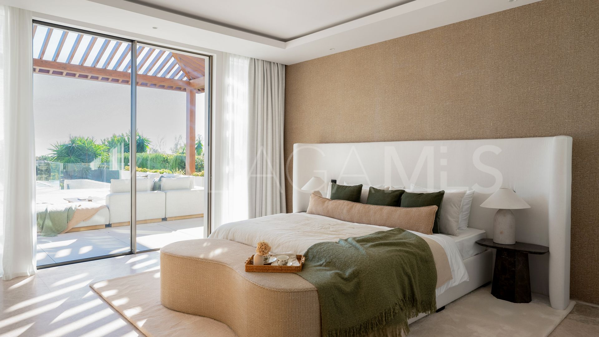 Villa for sale in Nueva Andalucia