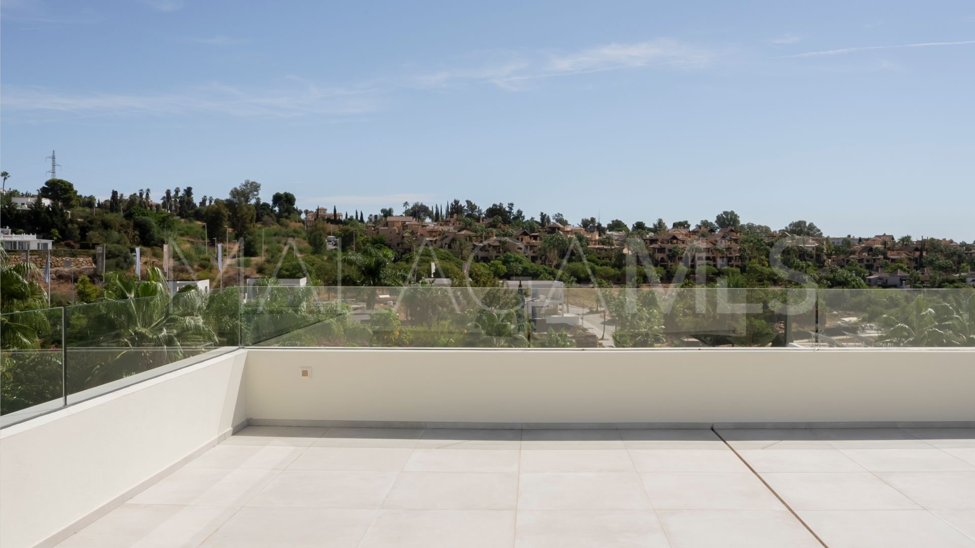 Se vende villa in El Campanario with 4 bedrooms