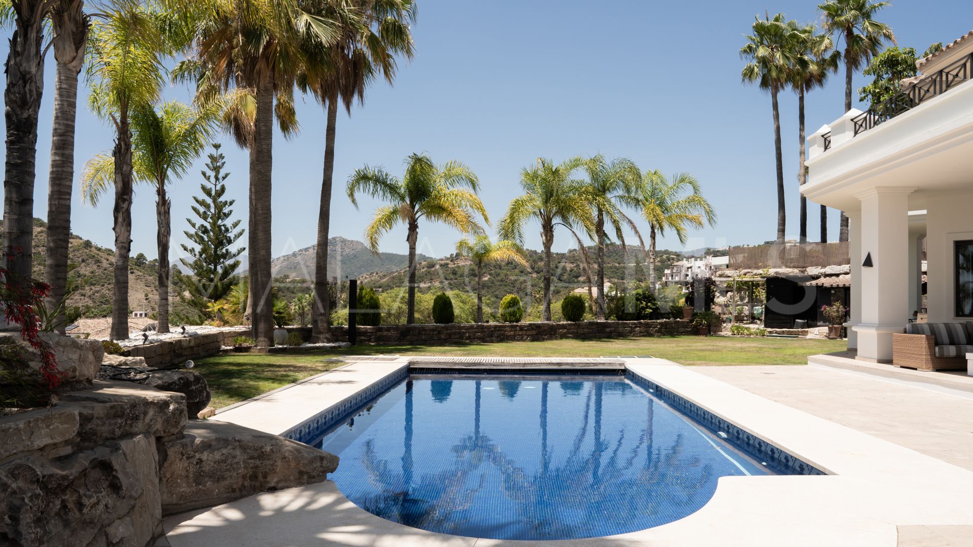 Villa for sale in Los Arqueros