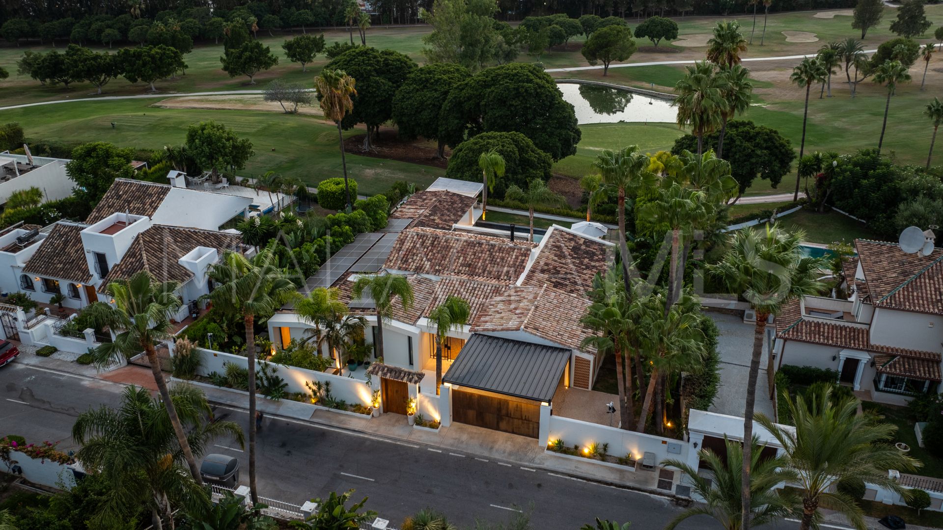 Se vende villa in Los Naranjos Golf