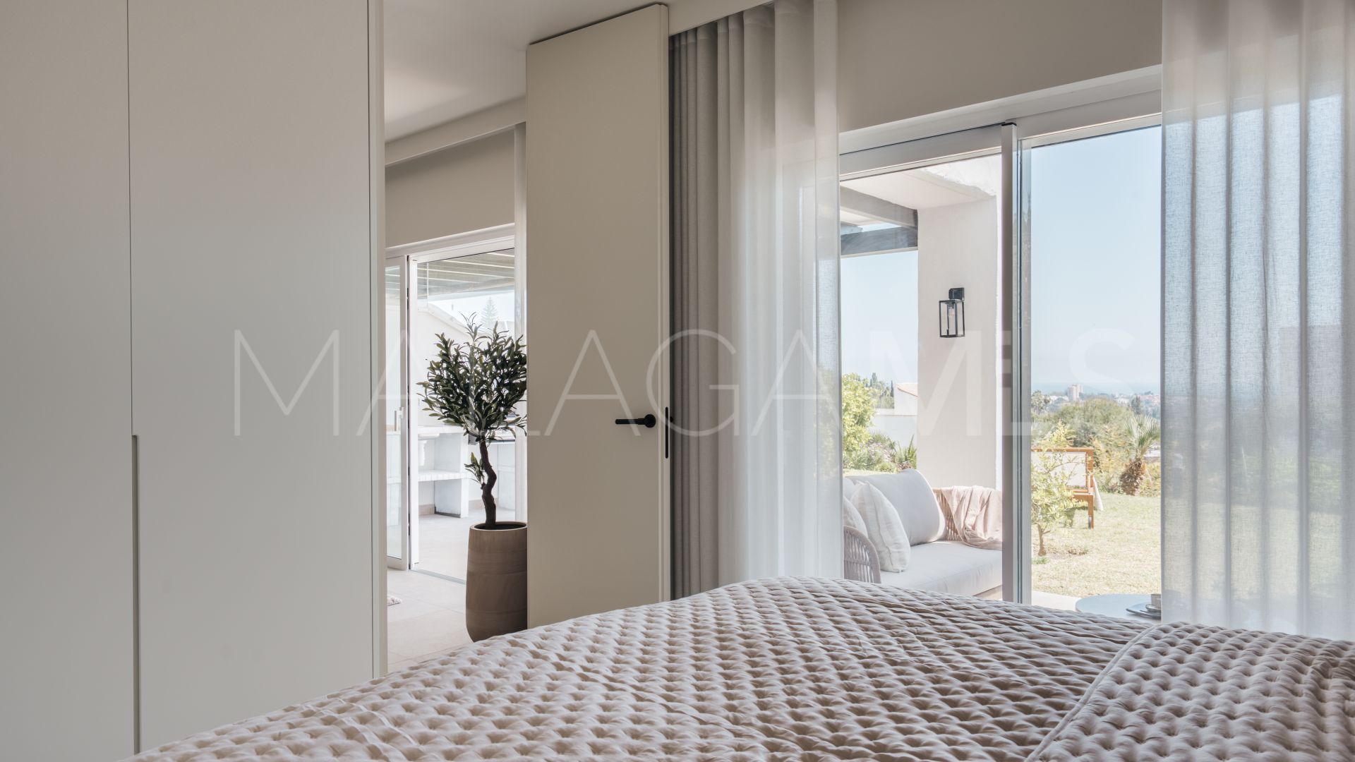 Apartment in La Quinta Village for sale