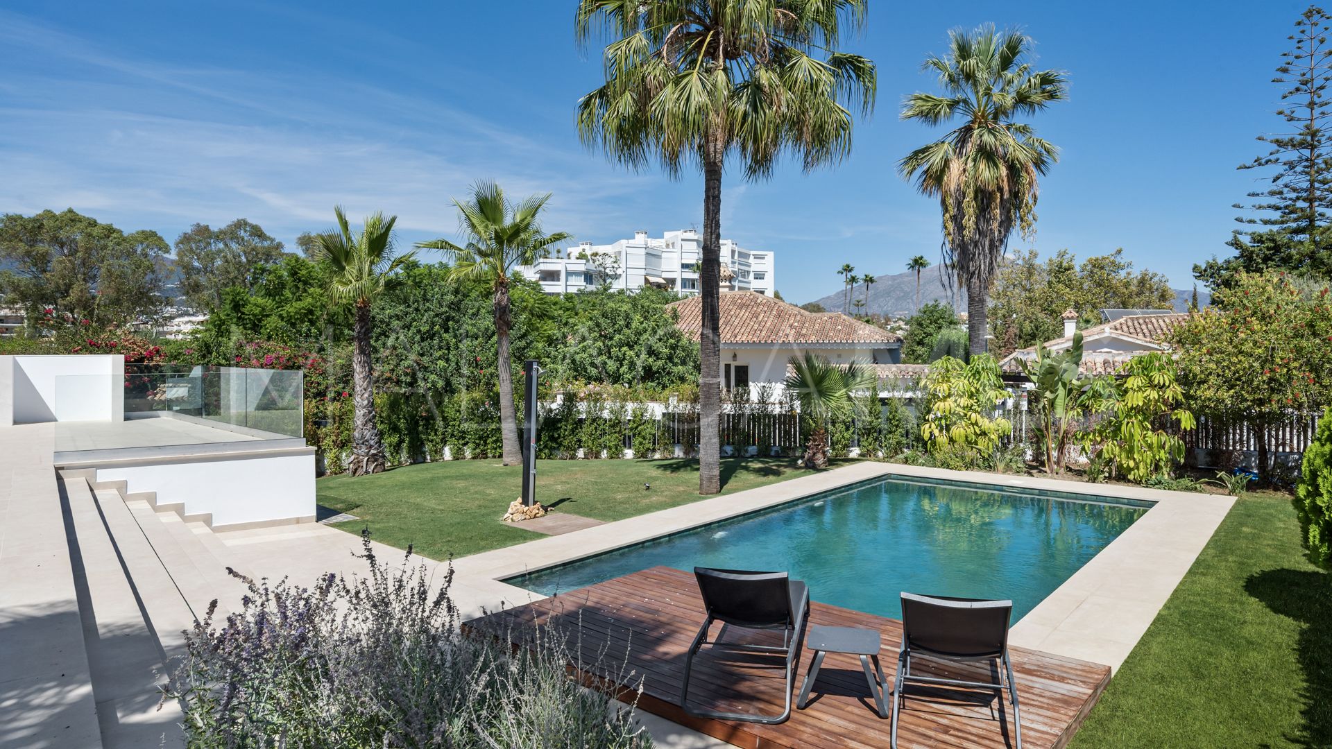 Villa for sale in Guadalmina Alta