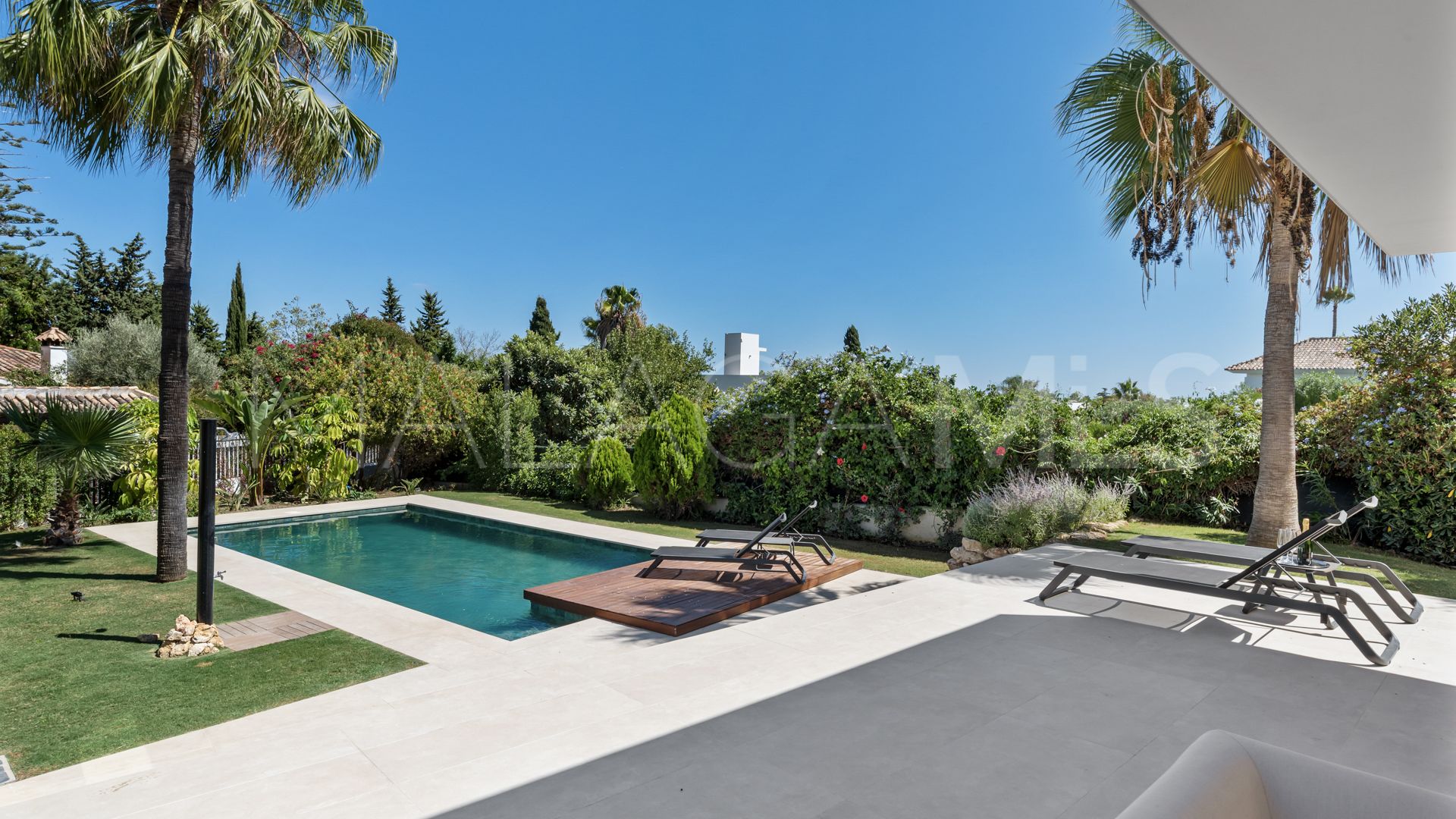Villa for sale in Guadalmina Alta