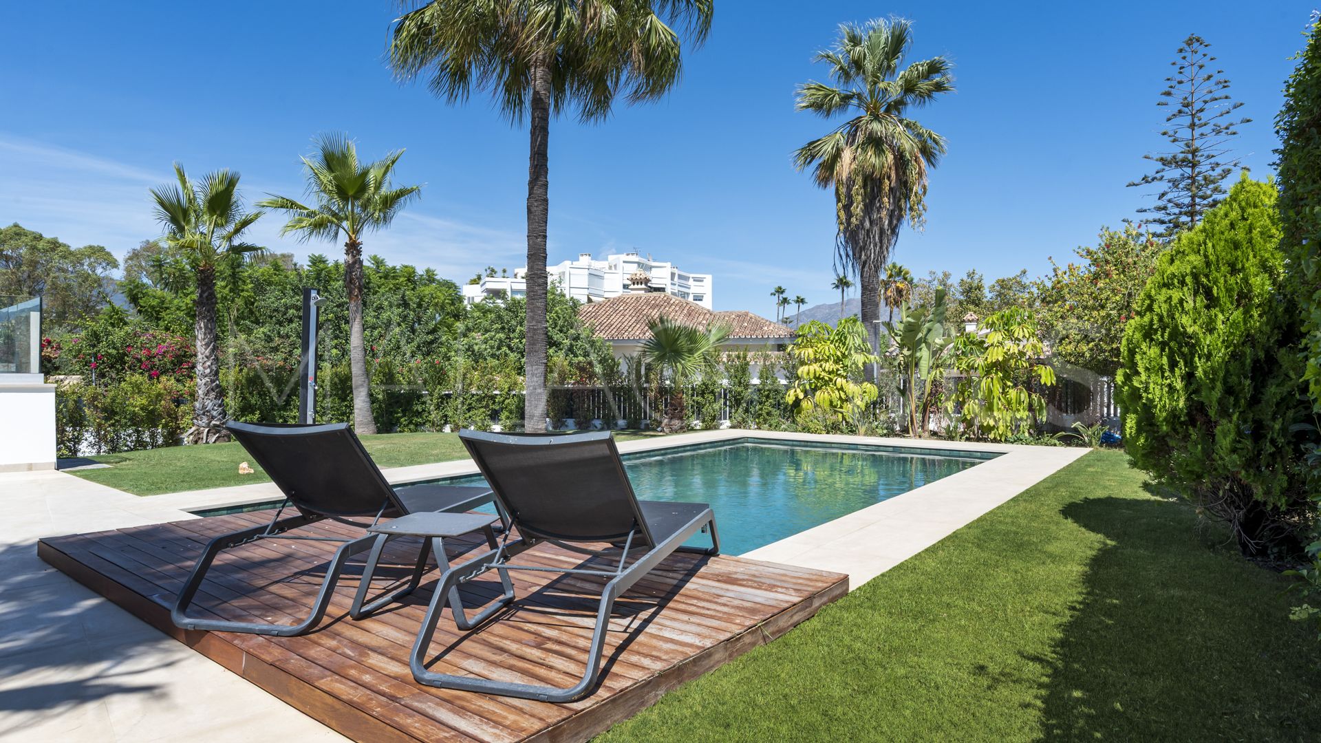 Villa for sale in Guadalmina Alta