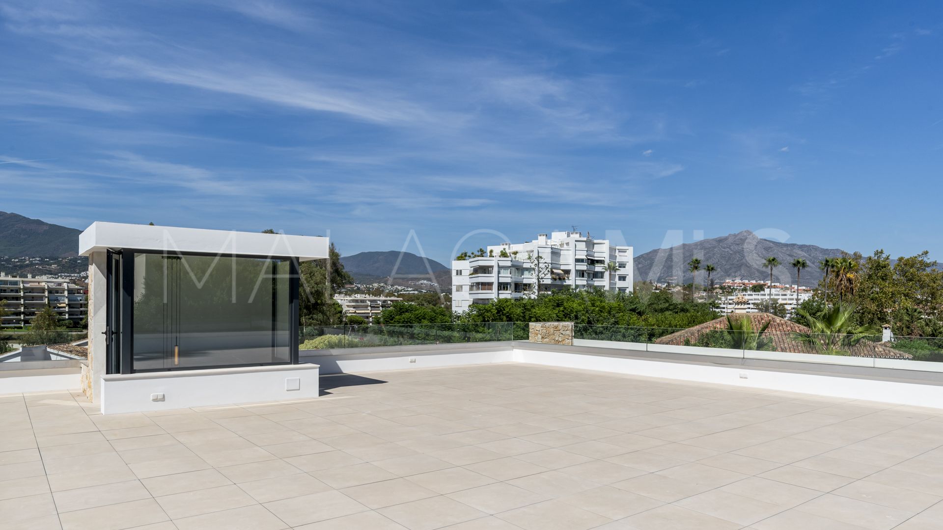 Villa for sale in Guadalmina Alta