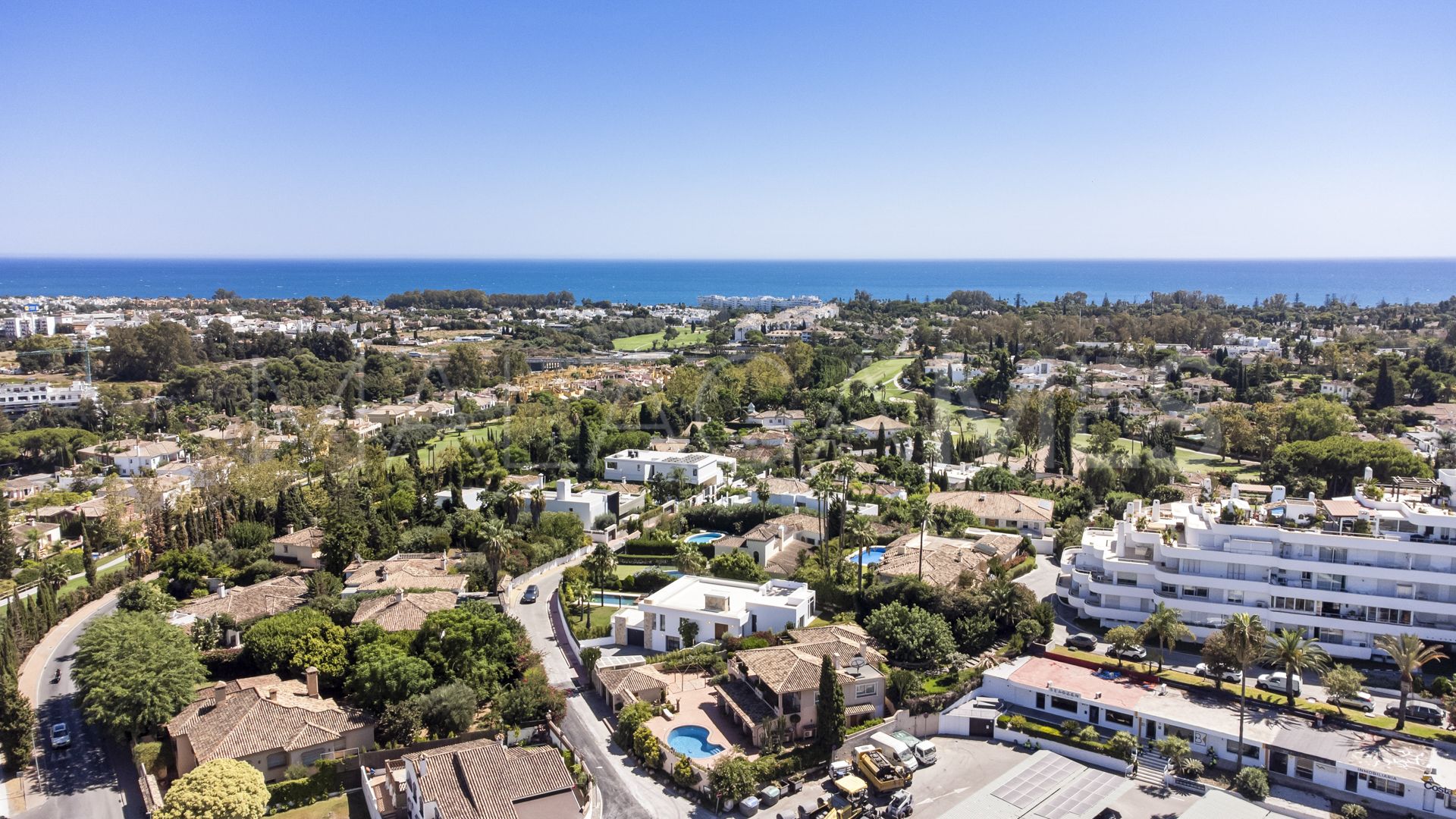 Villa for sale in Guadalmina Alta