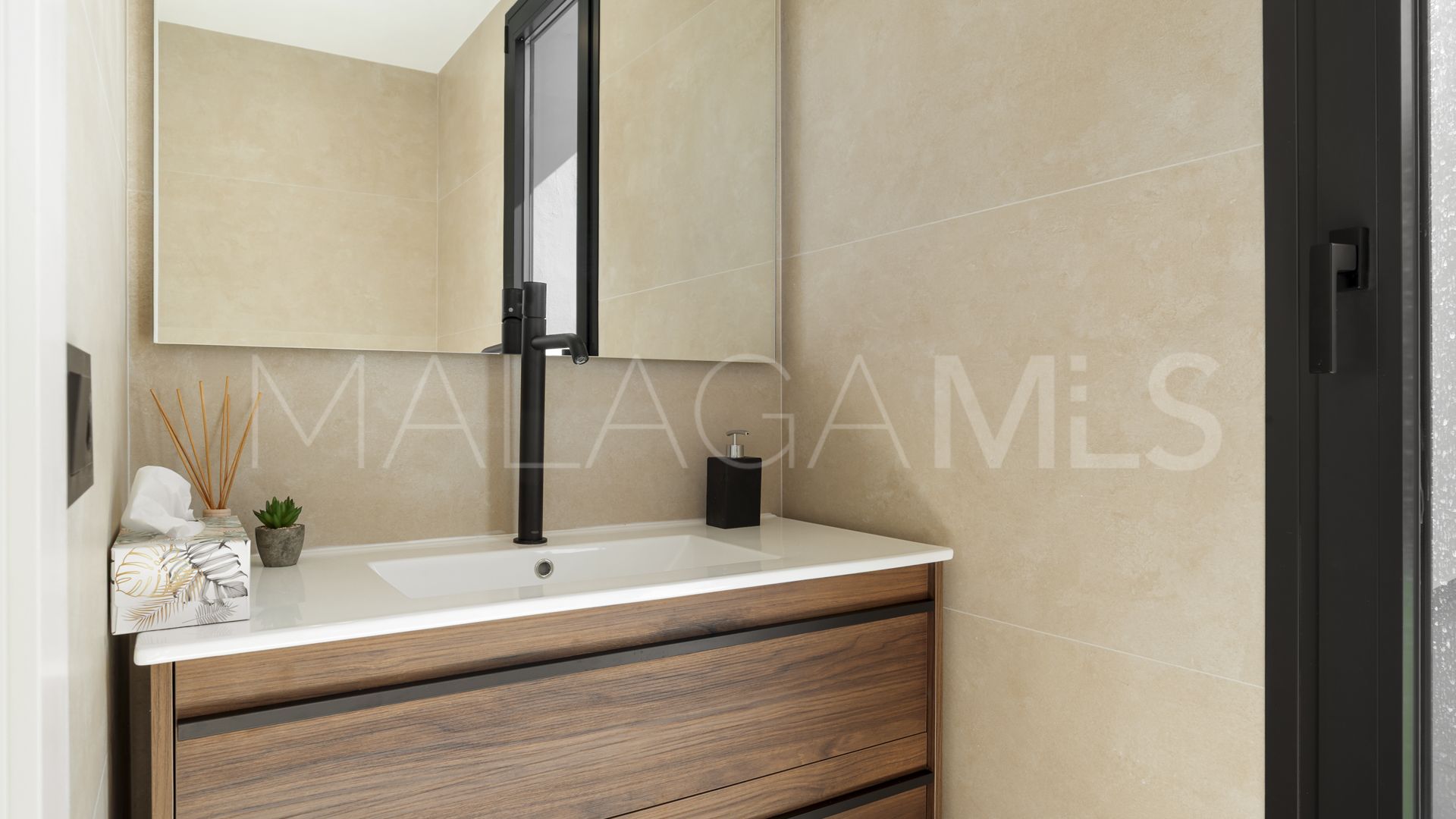 Villa for sale in Guadalmina Alta