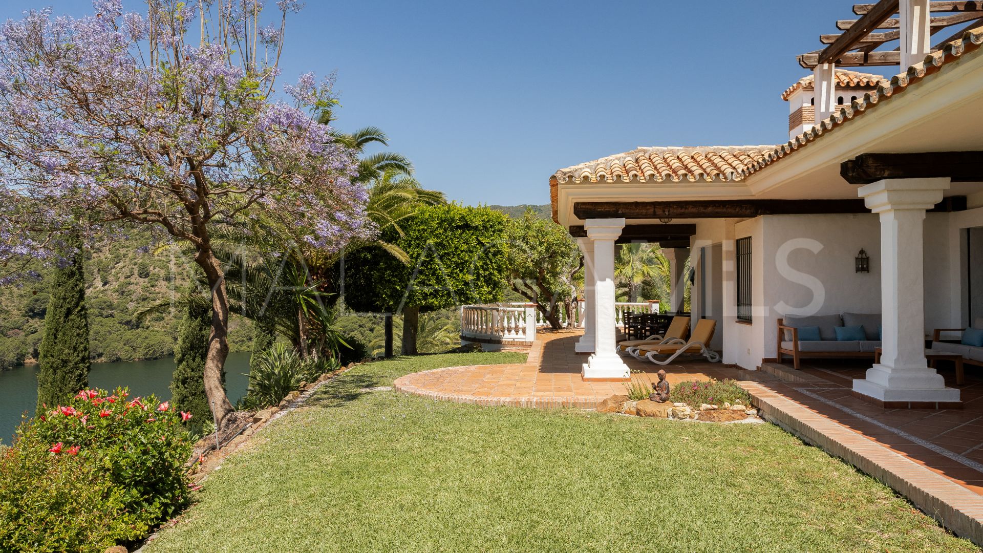 Villa for sale in Istan