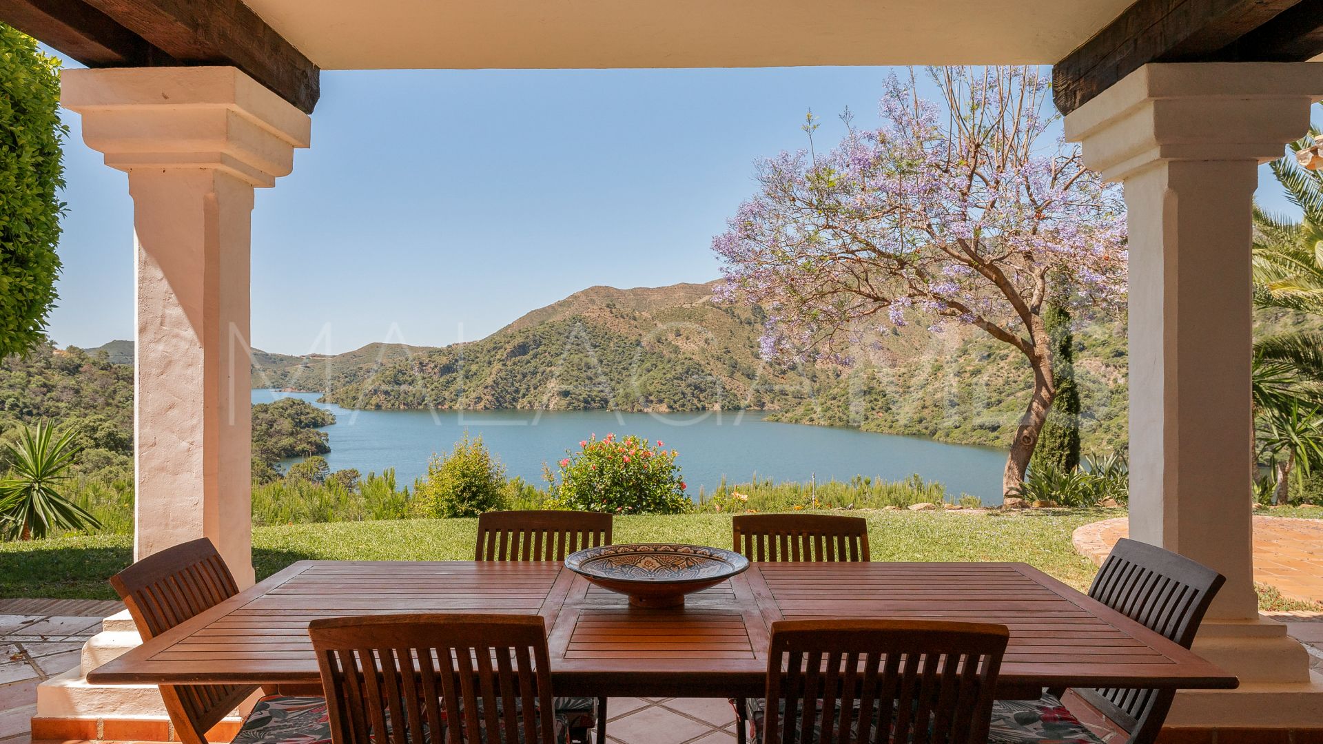 Villa for sale in Istan