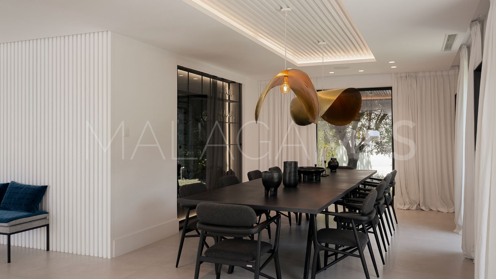 Villa for sale in Nueva Andalucia