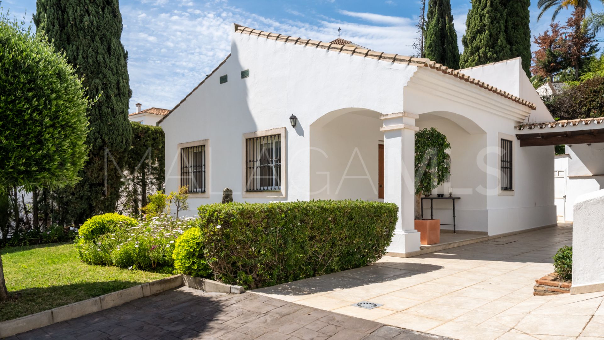 Villa for sale in El Herrojo