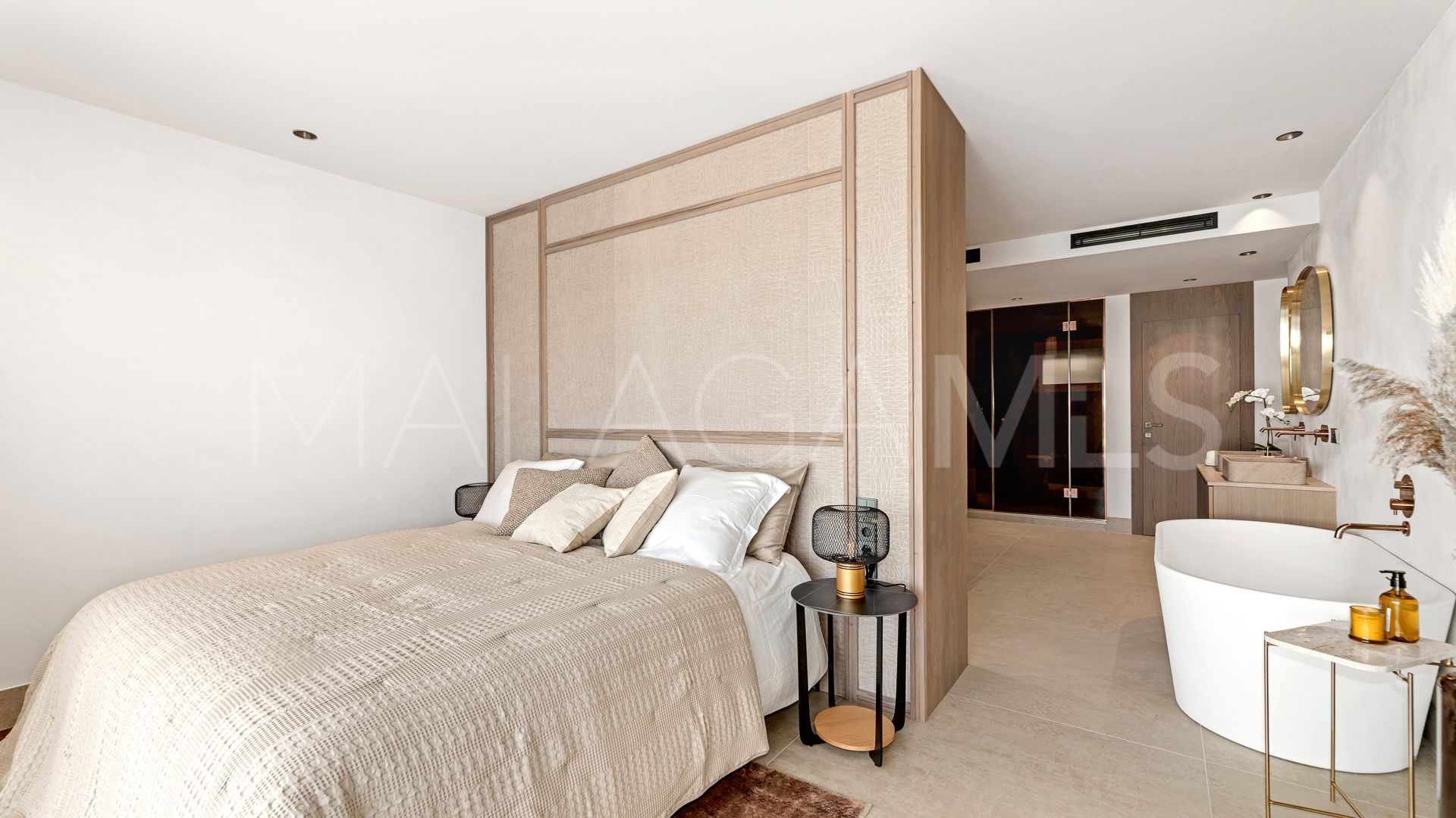 Se vende apartamento with 3 bedrooms in Las Lomas del Marbella Club