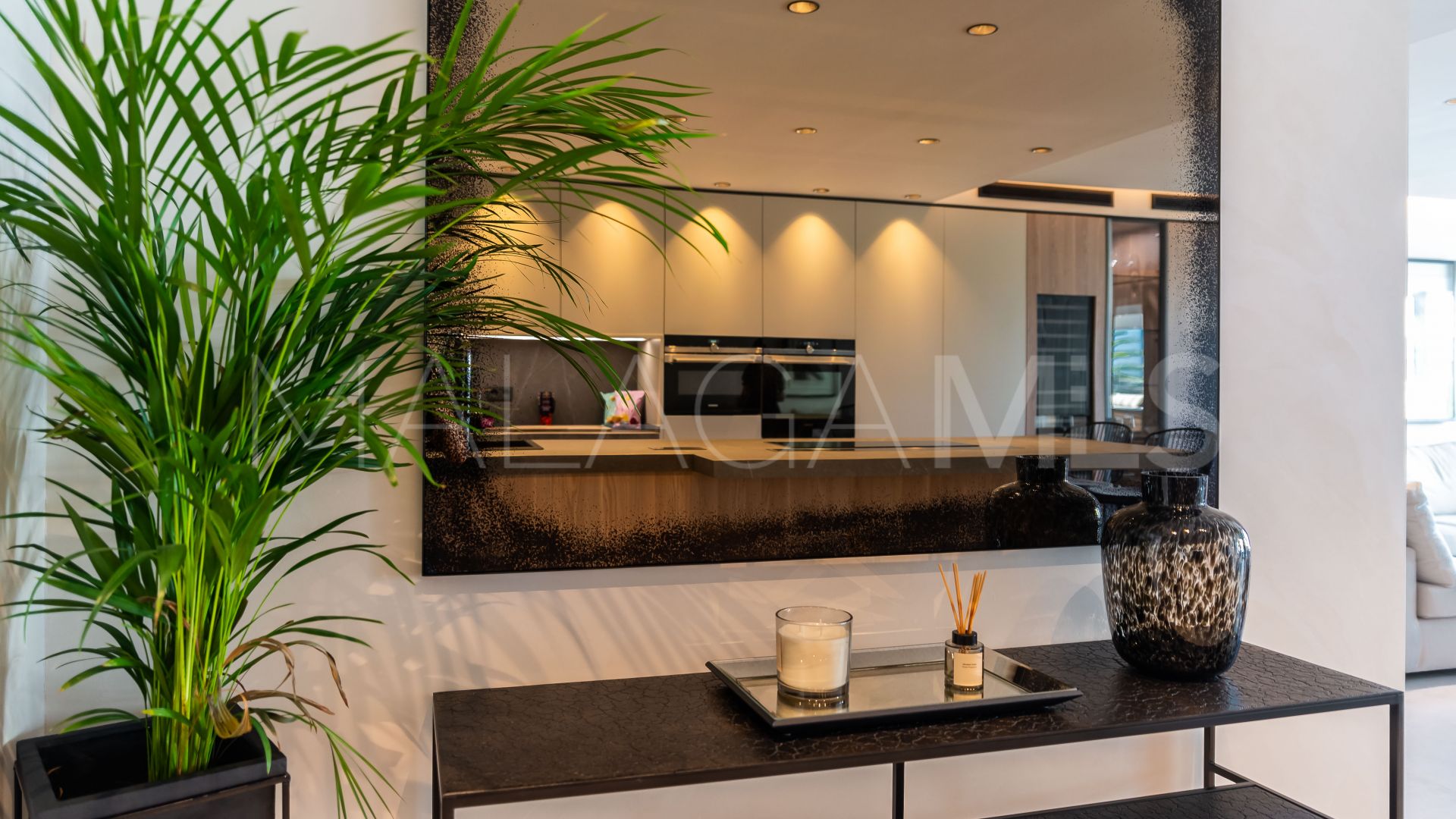 Se vende apartamento with 3 bedrooms in Las Lomas del Marbella Club