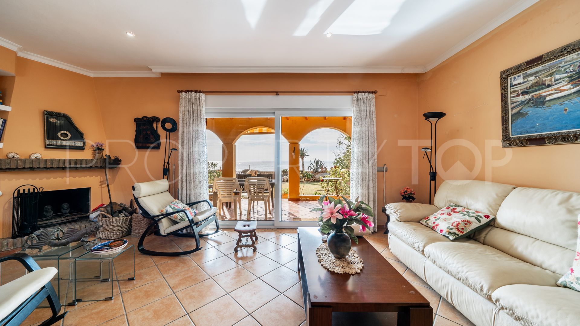 Villa en venta de 3 dormitorios en Marbesa