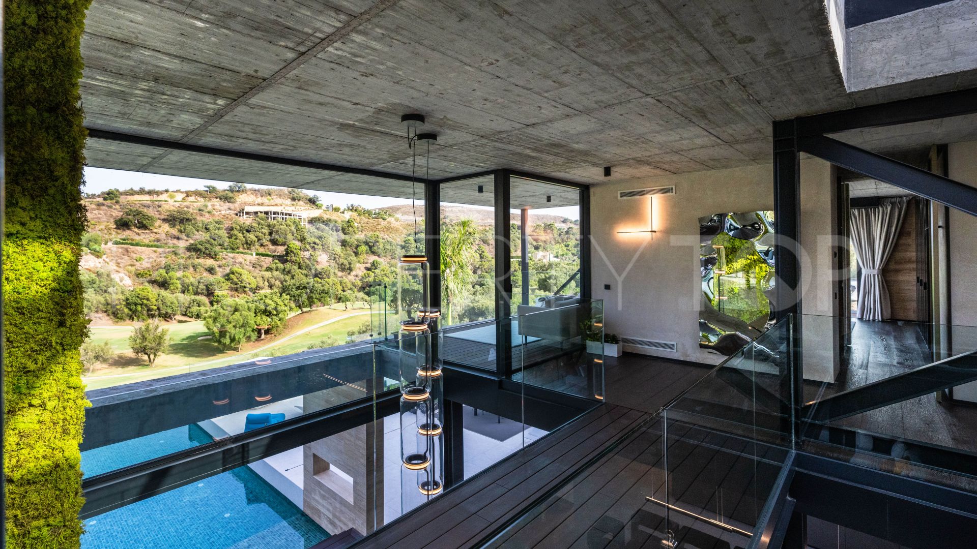 Villa con 5 dormitorios en venta en Marbella Club